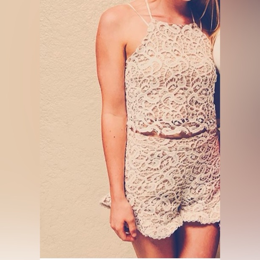 DO+BE size small two piece white lace set